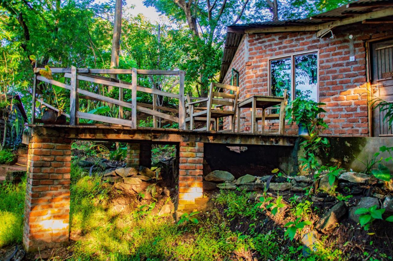 Butterfly Space- A Non-Profit Eco-Lodge Nkhata Bay Luaran gambar