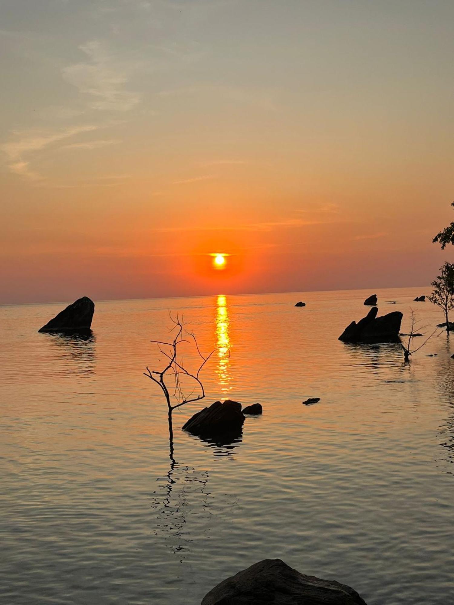Butterfly Space- A Non-Profit Eco-Lodge Nkhata Bay Luaran gambar