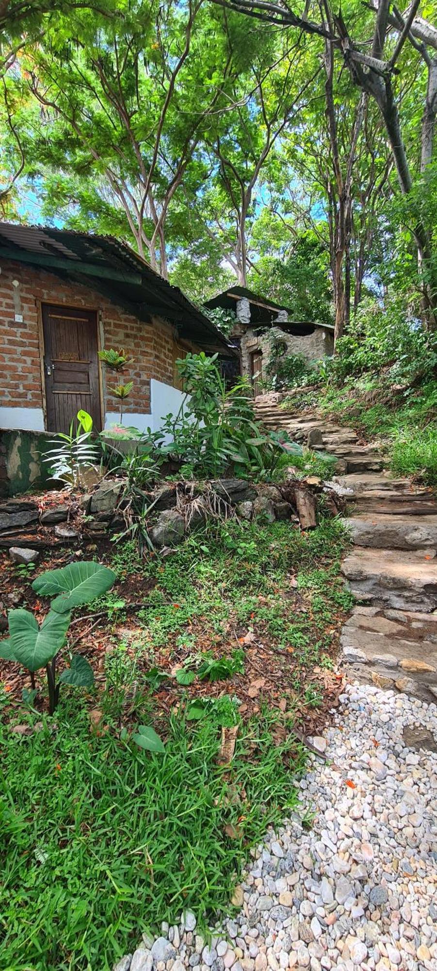 Butterfly Space- A Non-Profit Eco-Lodge Nkhata Bay Luaran gambar