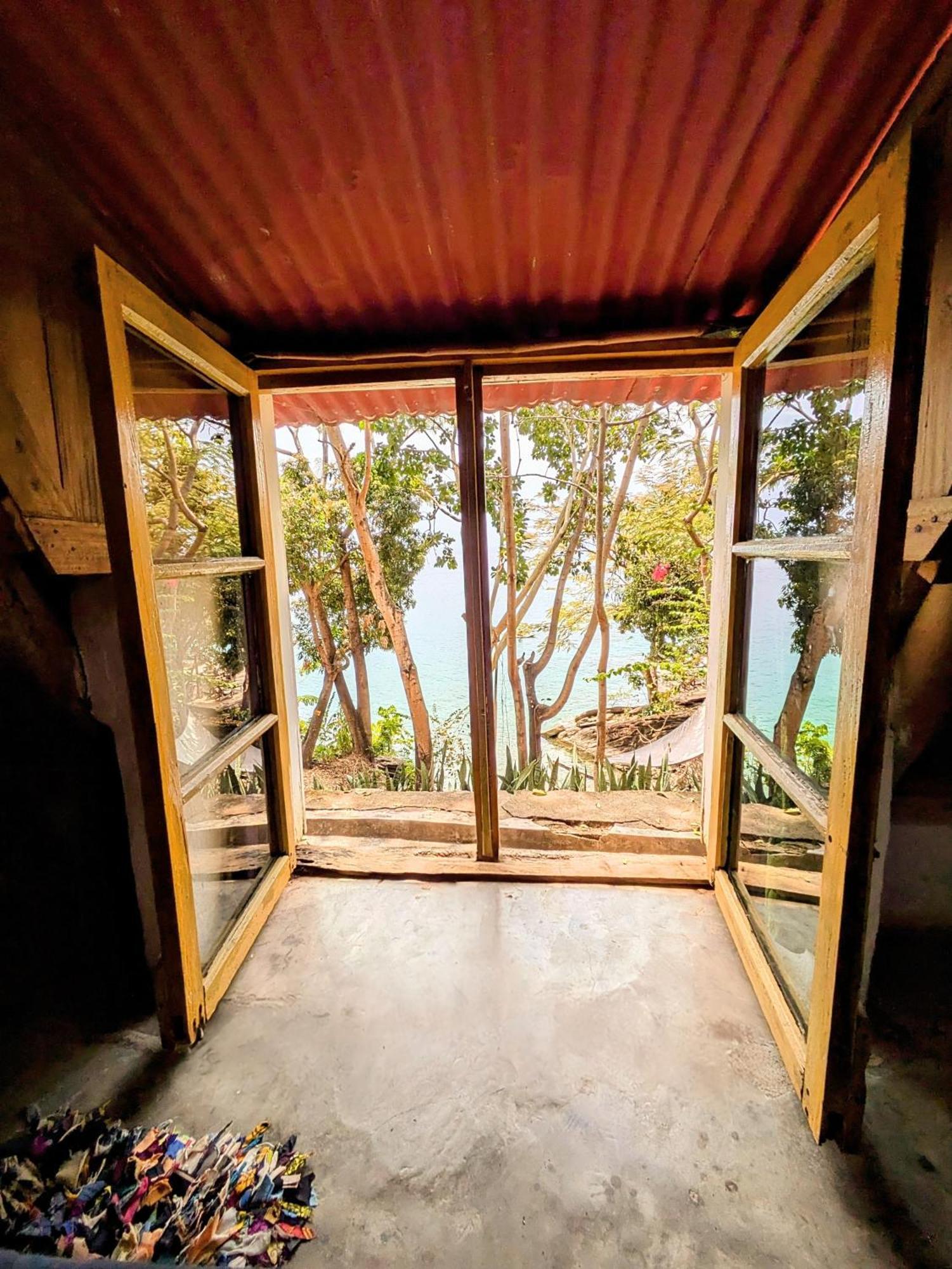 Butterfly Space- A Non-Profit Eco-Lodge Nkhata Bay Luaran gambar