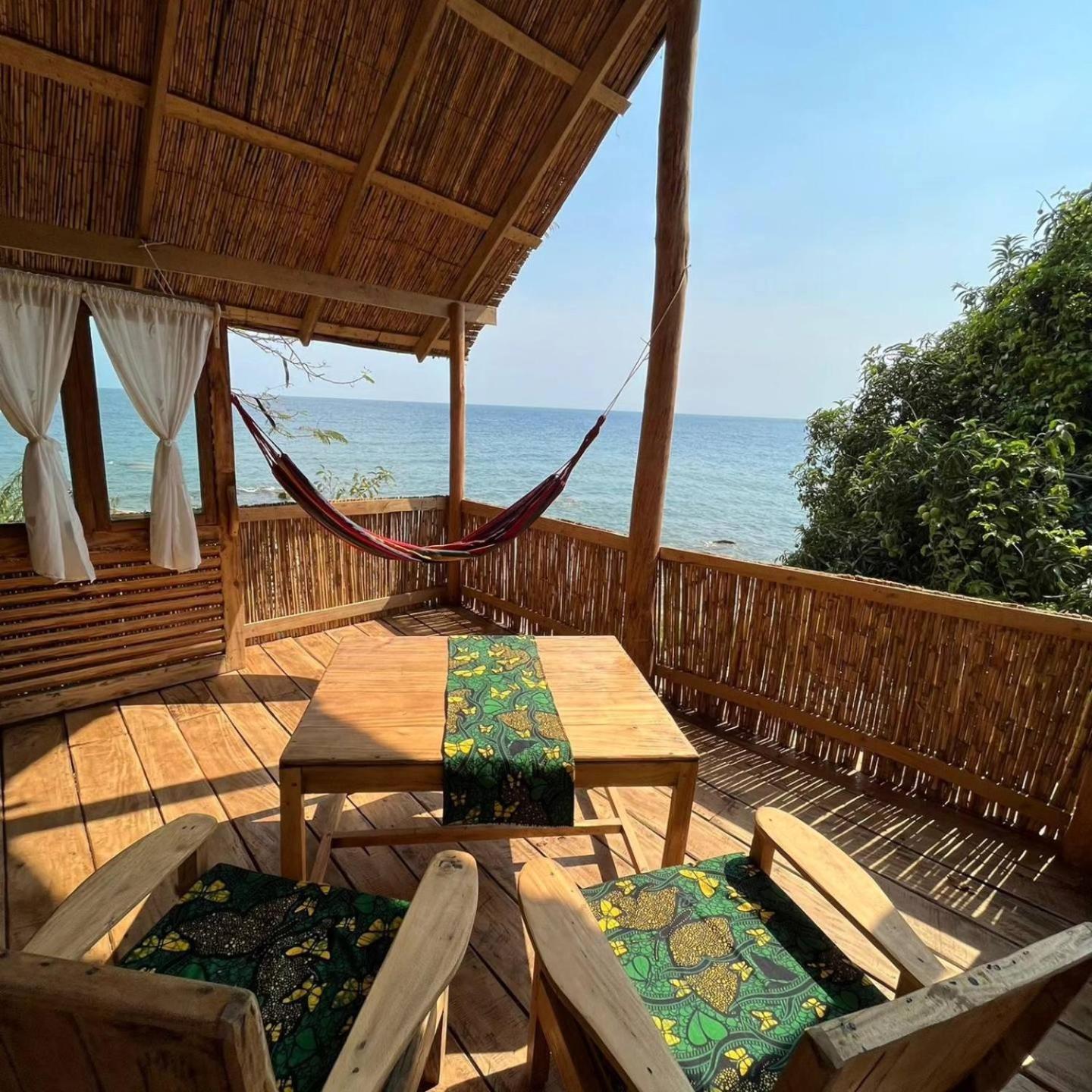 Butterfly Space- A Non-Profit Eco-Lodge Nkhata Bay Luaran gambar