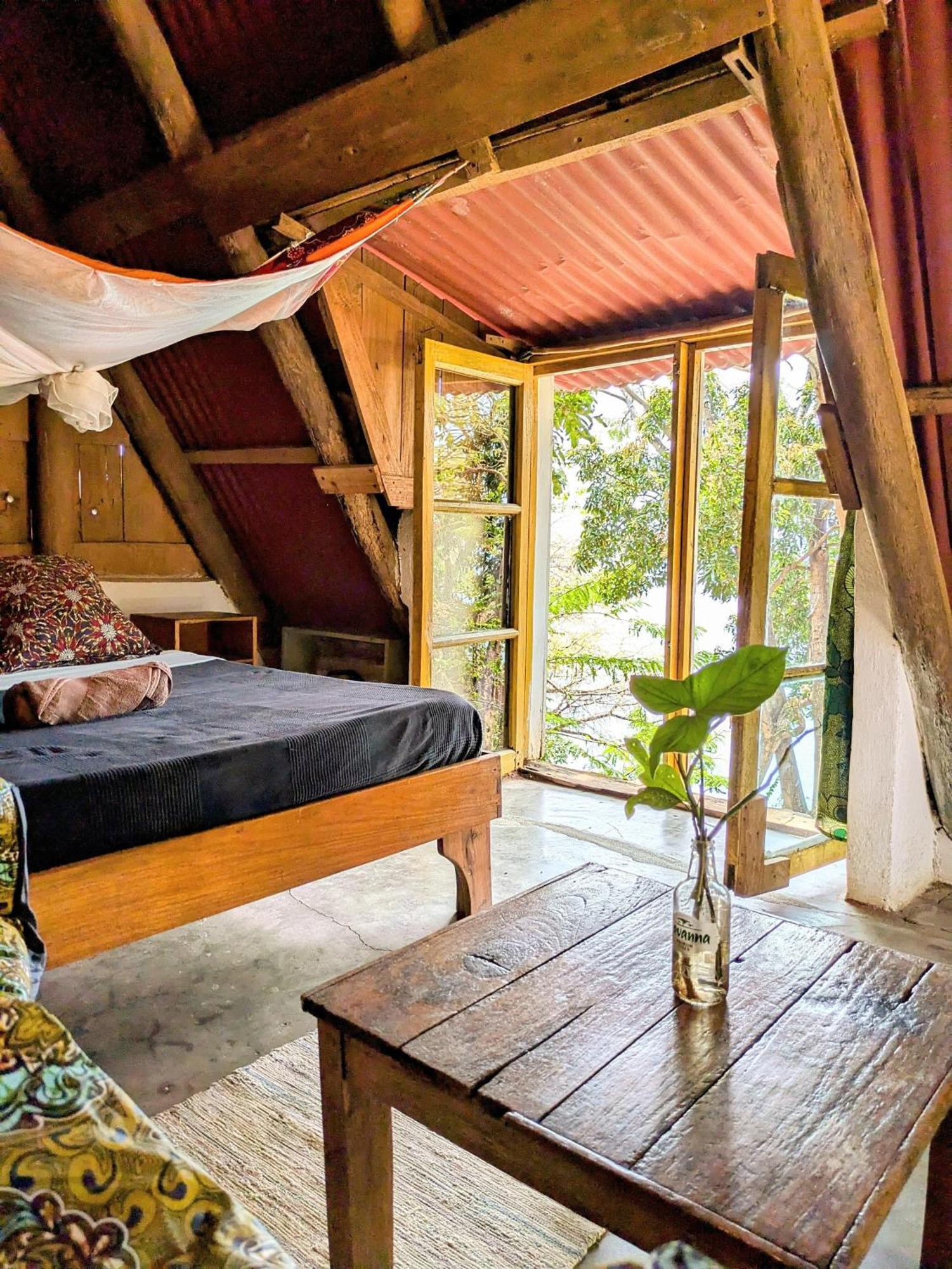 Butterfly Space- A Non-Profit Eco-Lodge Nkhata Bay Luaran gambar